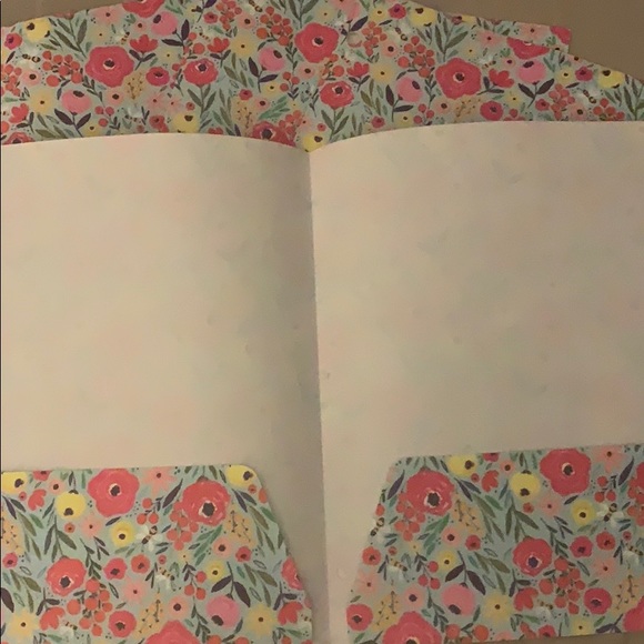 Floral Fashion Folder - Picture 2 of 2